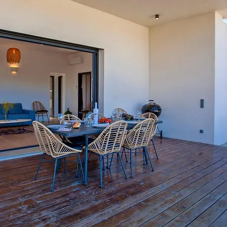 Villa Avec Piscine Bbq Petanque Calme A 5km De La De Sable De Calvi Calenzana